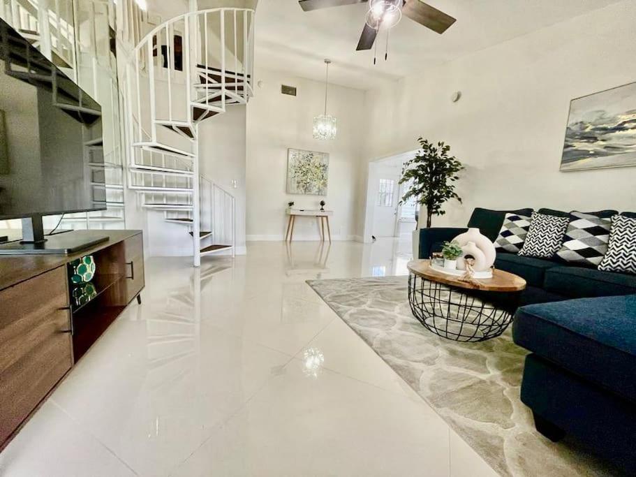 Stylish 3/2 Getaway! Near Theme Parks! Villa Lakeland Ngoại thất bức ảnh